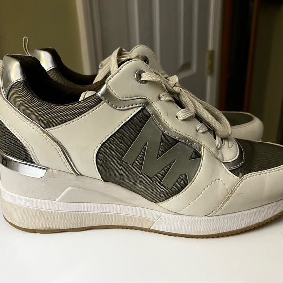 Michael Kors women’s size 9 platform sneakers - Picture 1 of 8